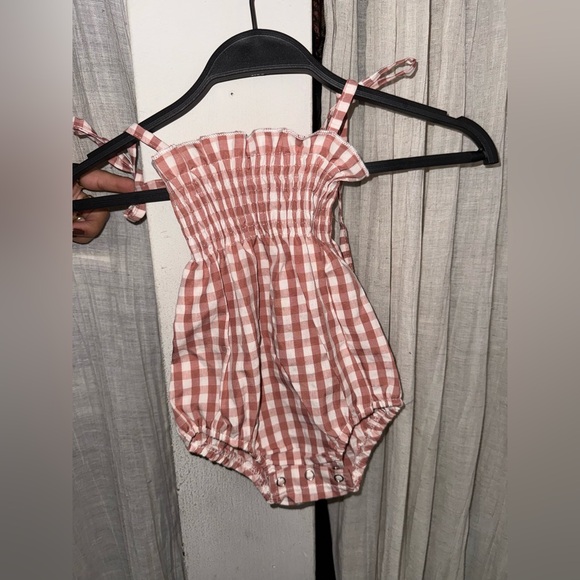 Little Peanut Gingham Strap Romper spring outfit - Picture 2 of 2